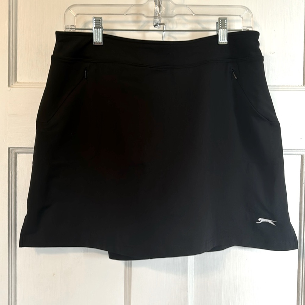 Slazenger - Wicking Stretch Skirt with built-in shorts in black - size M